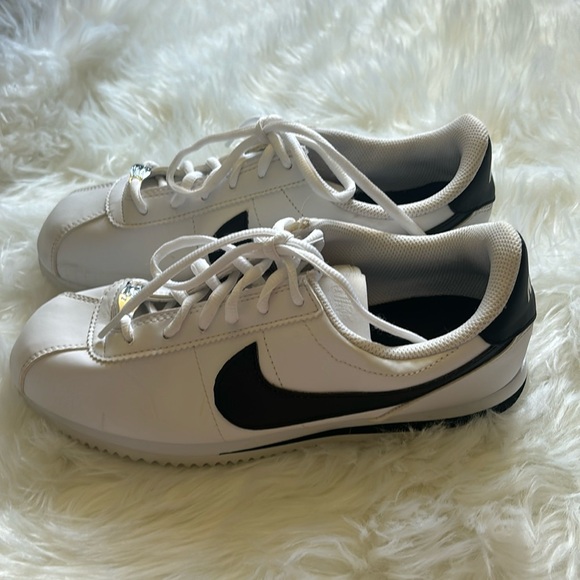 NIKE CORTEZ BASIC SL 904764-102 YOUTH KID’S SNEAKERS SIZE: 7 Y / WHITE AND BLACK - Picture 3 of 7